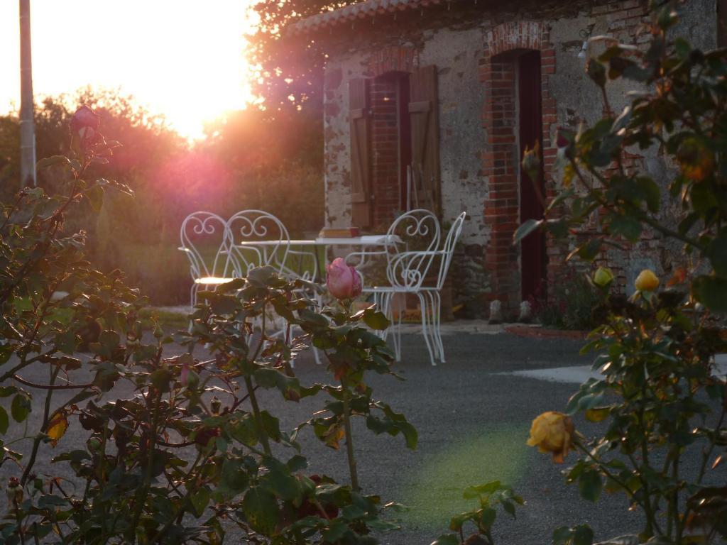Chambres d'hôtes Le Château Rouge Saint-Germain-sur-Moine Extérieur photo