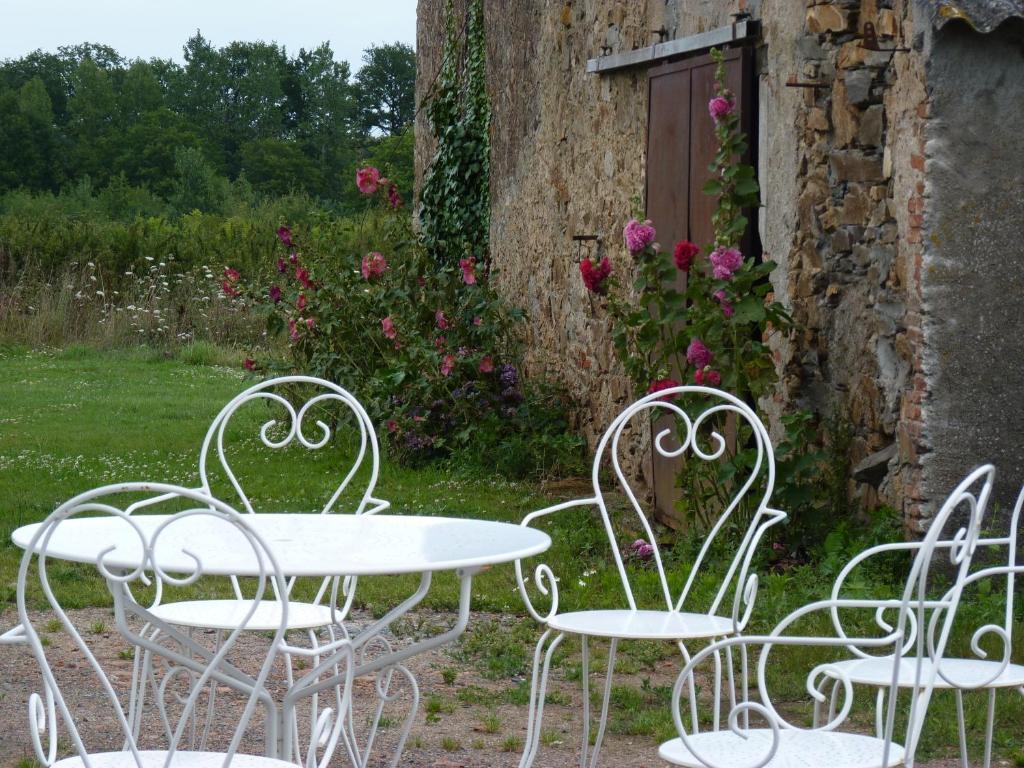 Chambres d'hôtes Le Château Rouge Saint-Germain-sur-Moine Extérieur photo